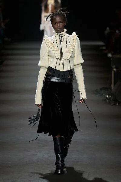 Look 23